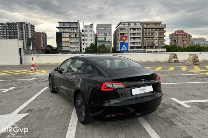 Tesla Model 3  2023