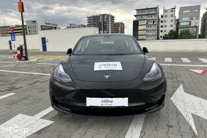Tesla Model 3  2023
